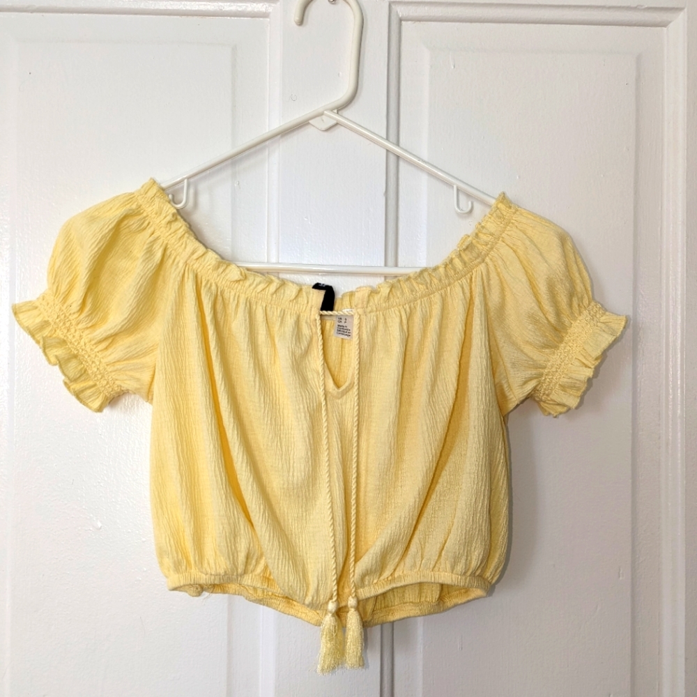 H&M - Size Small, Yellow crop top